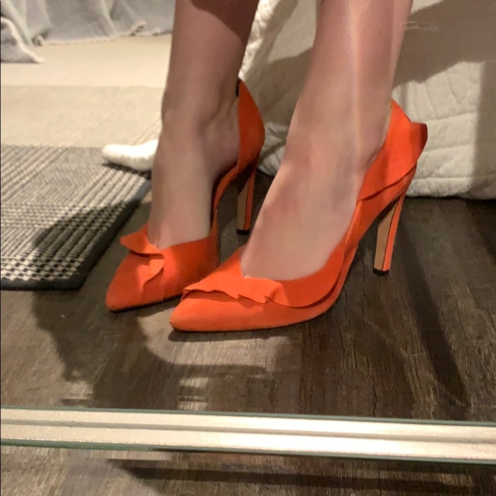 Pointed toed heels